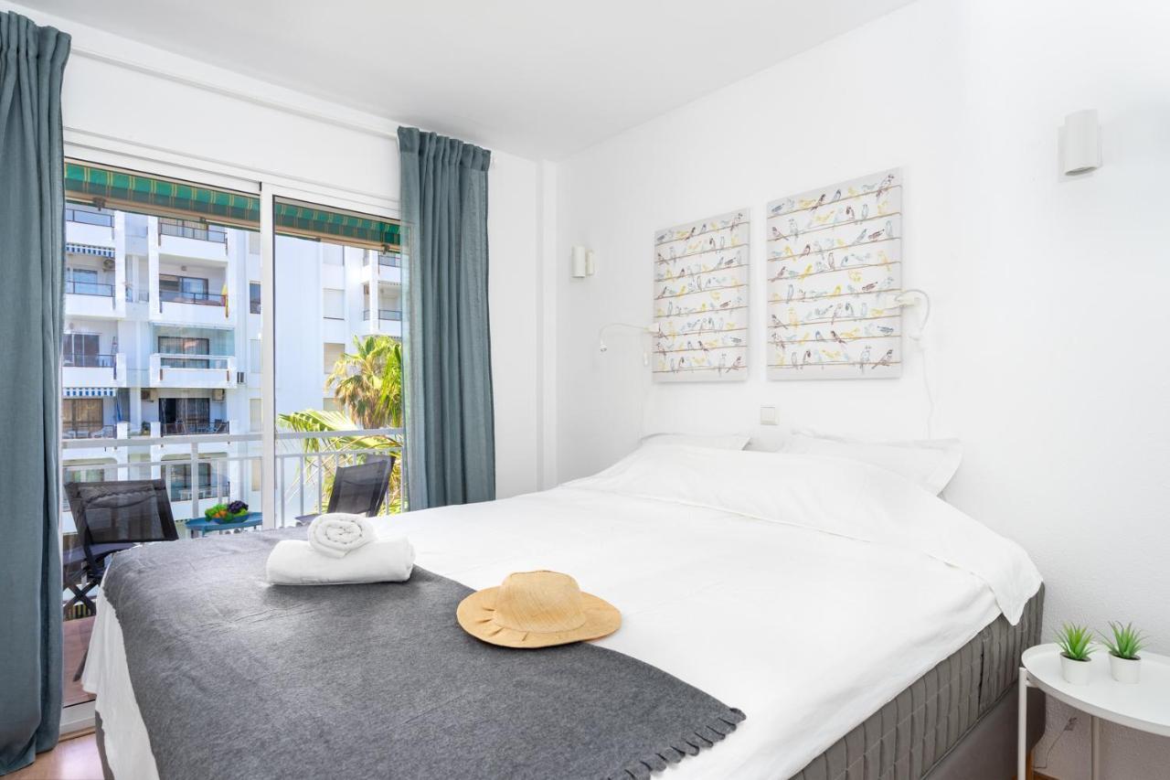 Beachfront Seaview Apartment In Los Boliches By Costarentals - Ref 141 푸엔히롤라 외부 사진