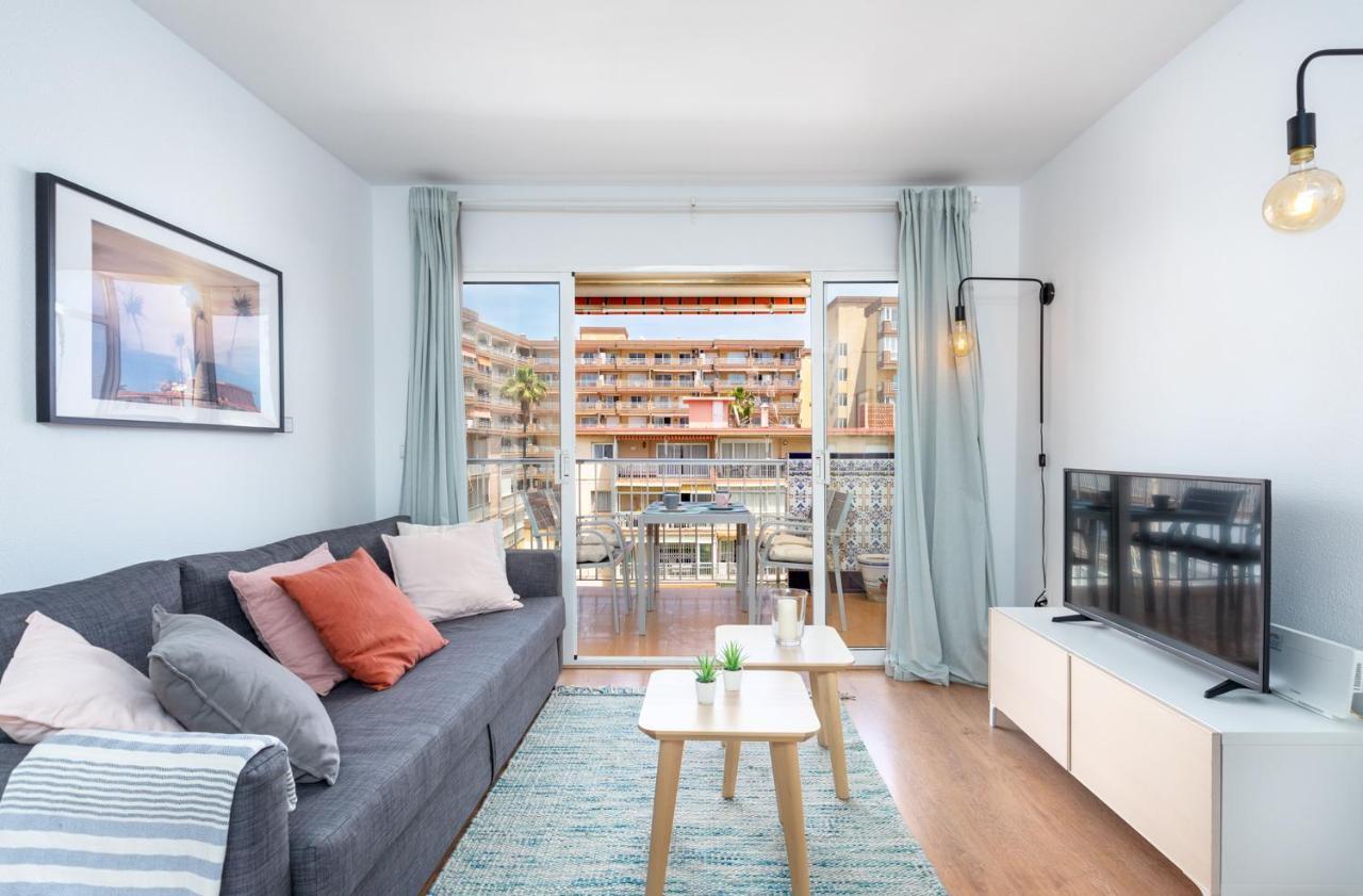 Beachfront Seaview Apartment In Los Boliches By Costarentals - Ref 141 푸엔히롤라 외부 사진