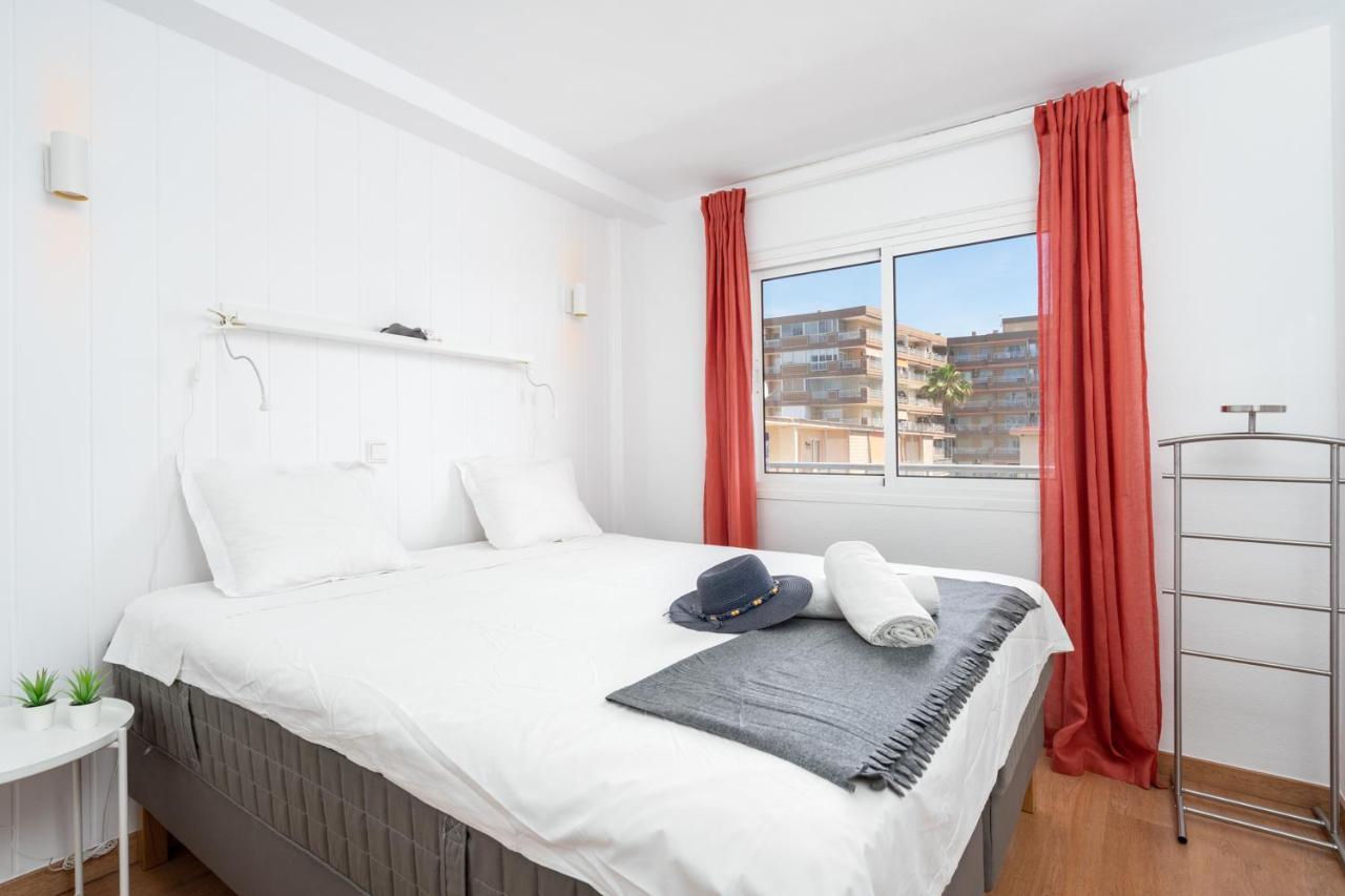 Beachfront Seaview Apartment In Los Boliches By Costarentals - Ref 141 푸엔히롤라 외부 사진