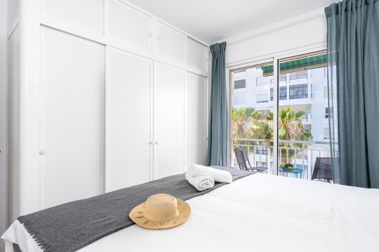 Beachfront Seaview Apartment In Los Boliches By Costarentals - Ref 141 푸엔히롤라 외부 사진
