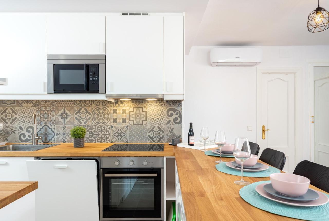 Beachfront Seaview Apartment In Los Boliches By Costarentals - Ref 141 푸엔히롤라 외부 사진