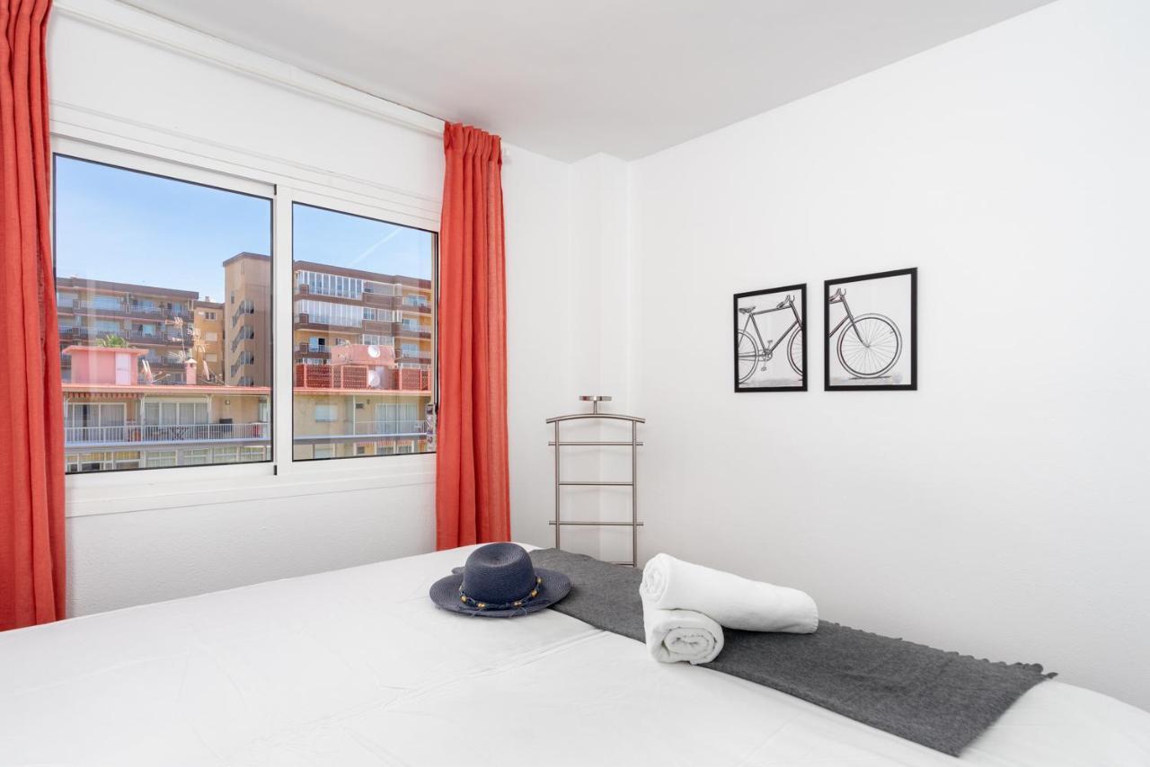 Beachfront Seaview Apartment In Los Boliches By Costarentals - Ref 141 푸엔히롤라 외부 사진
